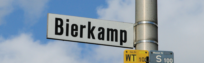 Datei:Strassenschild Bierkamp.jpg