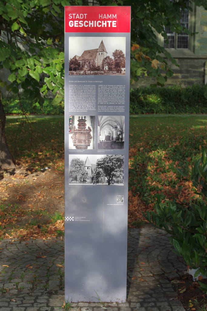 Stele St Victor.jpg