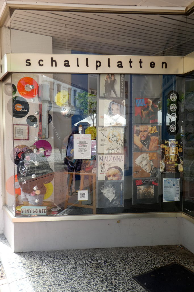 Schaufenster des Vinyl Cafés