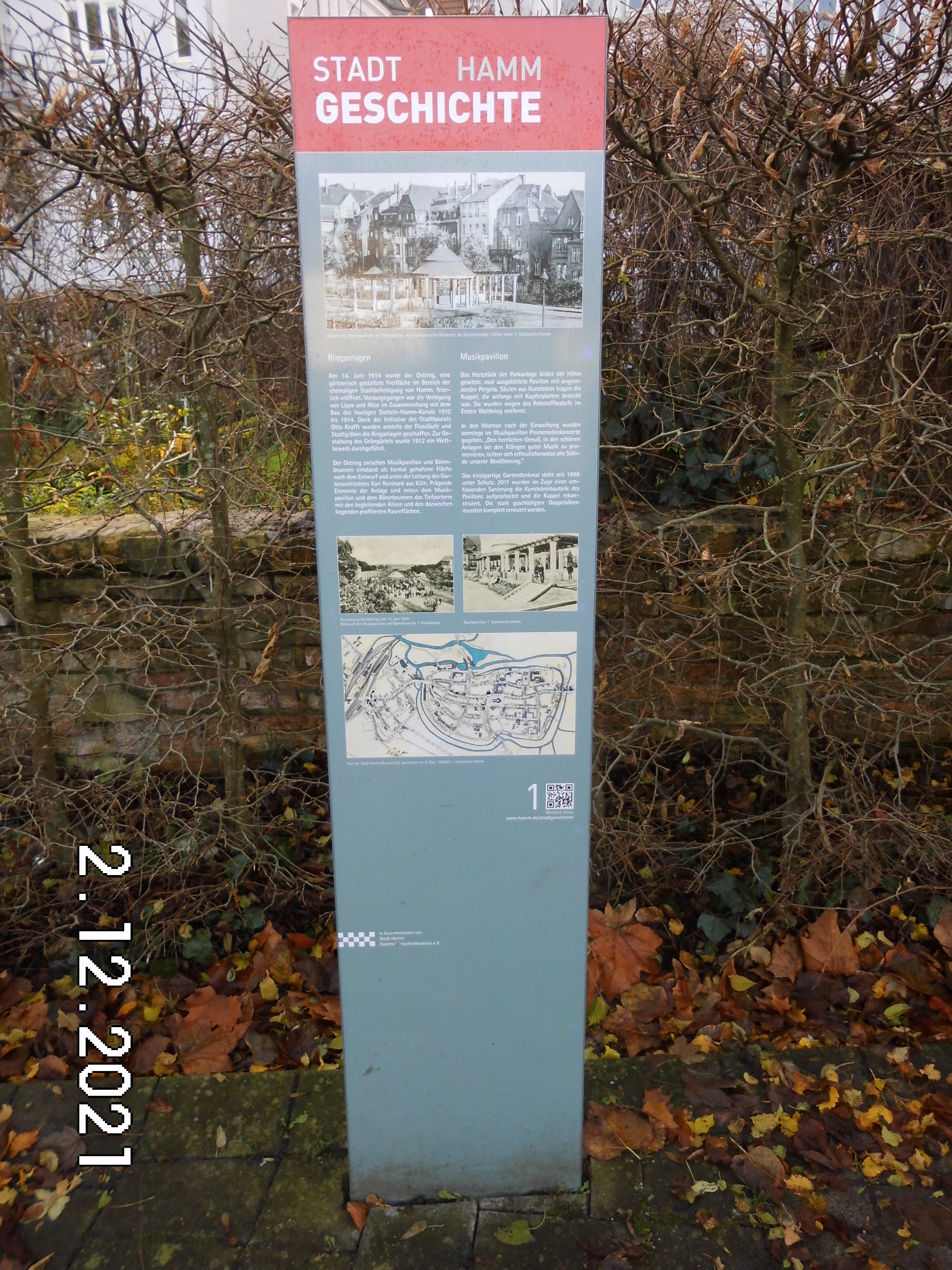 Stele Musikpavillon Vollansicht.jpg