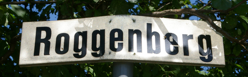 Datei:Strassenschild Roggenberg.jpg