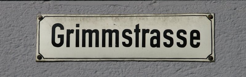 Datei:Strassenschild Grimmstrasse.jpg