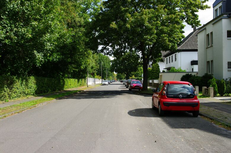 Jägerallee von der Elchstraße aus