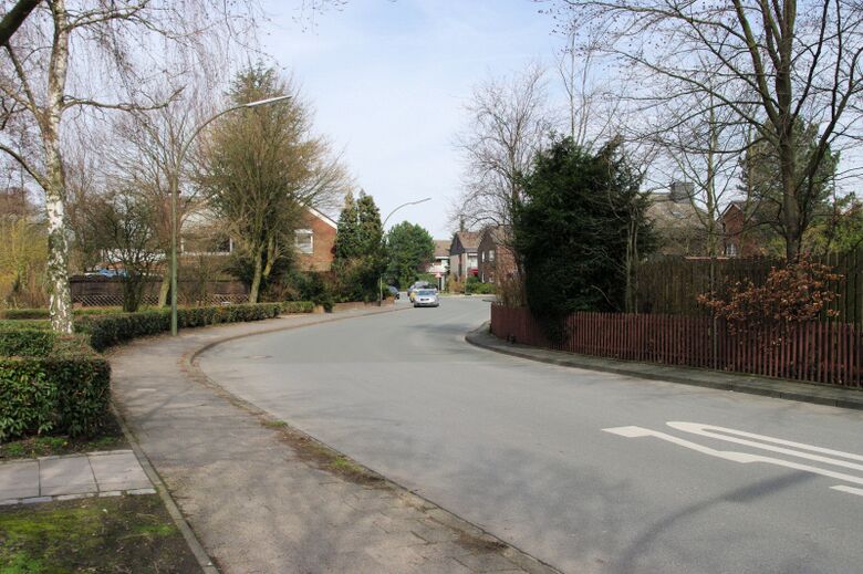 Ludwig-van-Beethoven-Straße von der Eichstedtstraße Richtung Römerstraße