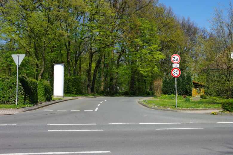 Uedinghoffstraße Ecke Mansfelder Straße