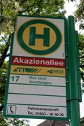 Haltestellenschild Akazienallee