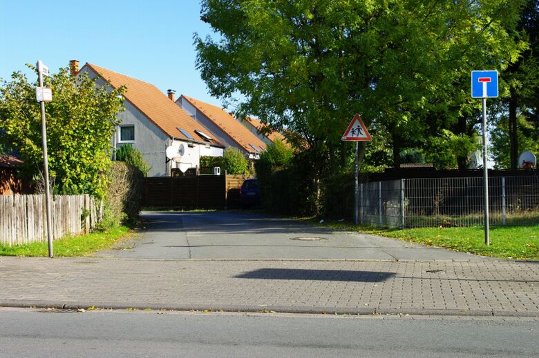 Feldstraße von der Ludwig-Isenbeck-Straße aus