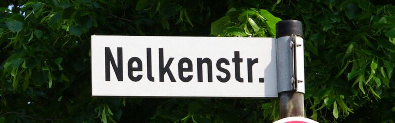 Straßenschild Nelkenstraße