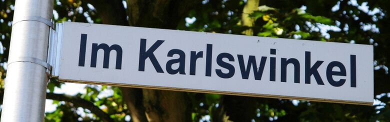 Straßenschild Im Karlswinkel
