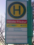 Haltestellenschild Höveler Friedhof