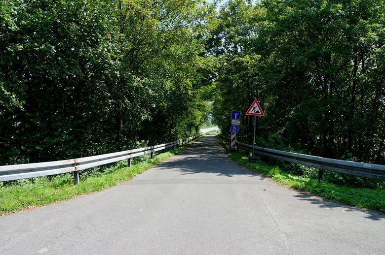 Straße-UE69 von der Straße-UE67 aus