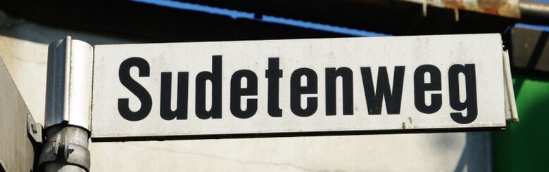 Straßenschild Sudetenweg