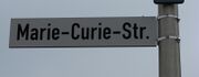 Strassenschild Marie-Curie-Strasse.jpg