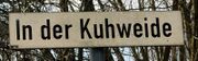 Strassenschild In der Kuhweide.jpg