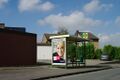 Haltestelle mit der alten Bezeichnung Erlenfeldstraße Richtung Hbf./Willy-Brandt-Platz