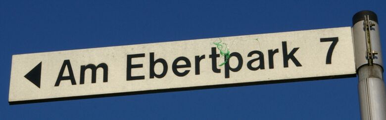 Straßenschild Am Ebertpark