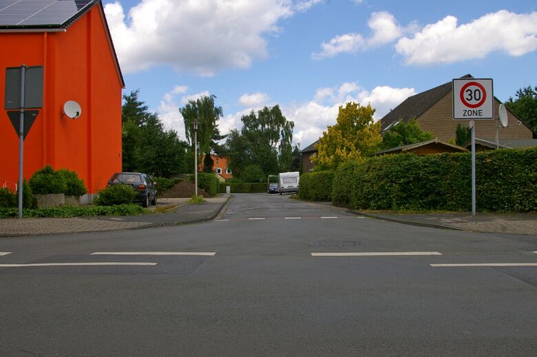 Robert-Stolz-Straße von der Von-Thünen-Straße aus