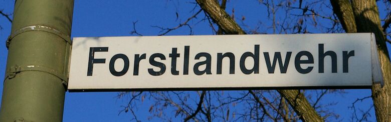 Straßenschild Forstlandwehr