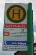 Haltestellenschild Löcke/JuSt