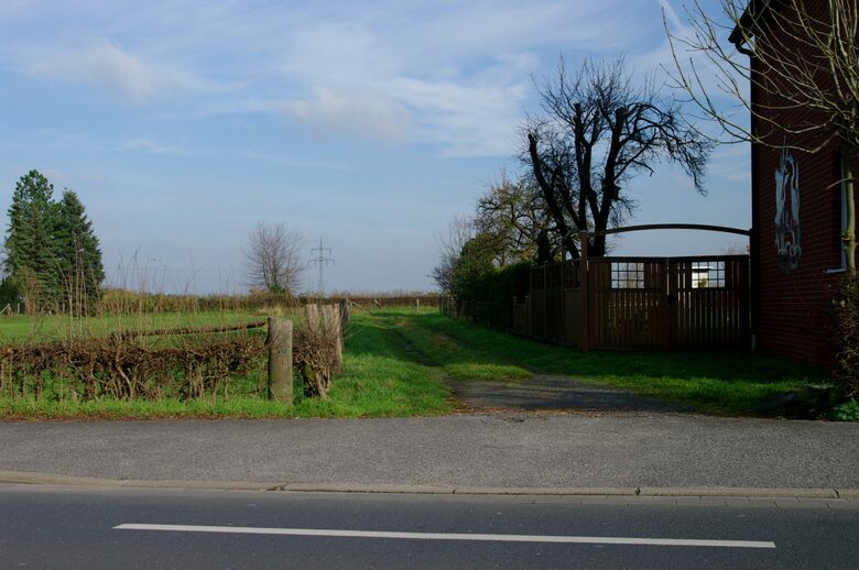Straße-RH30 vom Rhynerberg aus