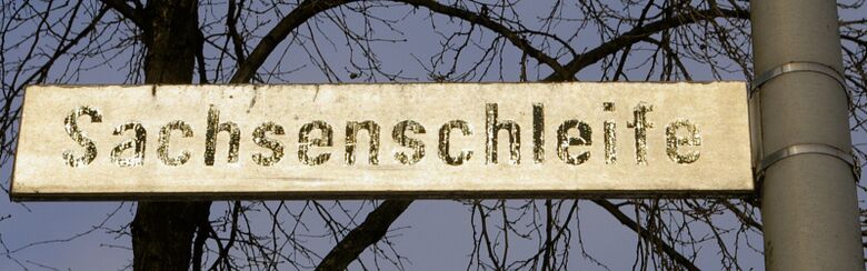 Straßenschild Sachsenschleife