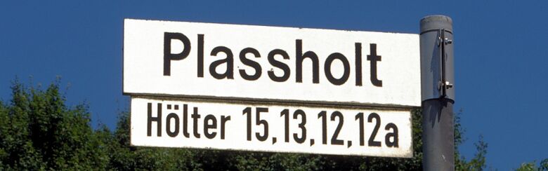 Straßenschild Plassholt
