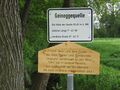 Geineggequelle, Hinweisschild mit Verhaltensgebot
