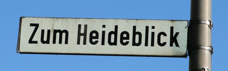 Straßenschild Zum Heideblick