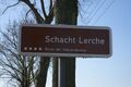 Hinweisschild Schacht Lerche