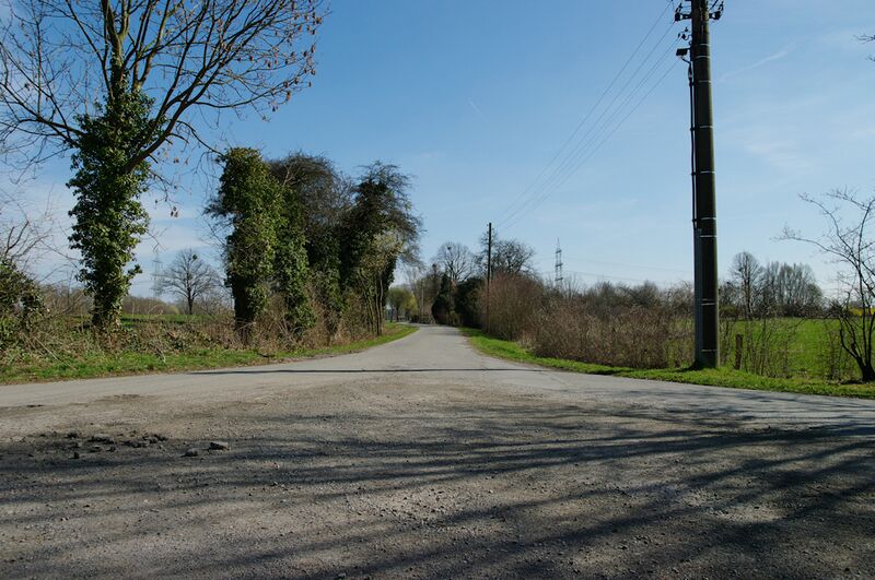 Datei:Strasse RH167 01.jpg