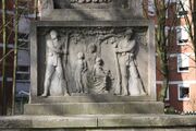 Kriegerdenkmal Heessener Dorf.jpg