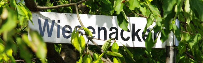 Straßenschild Wiesenacker