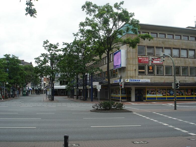 Westentor von der Bahnhofstraße aus