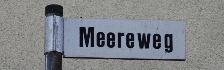 Straßenschild Meereweg