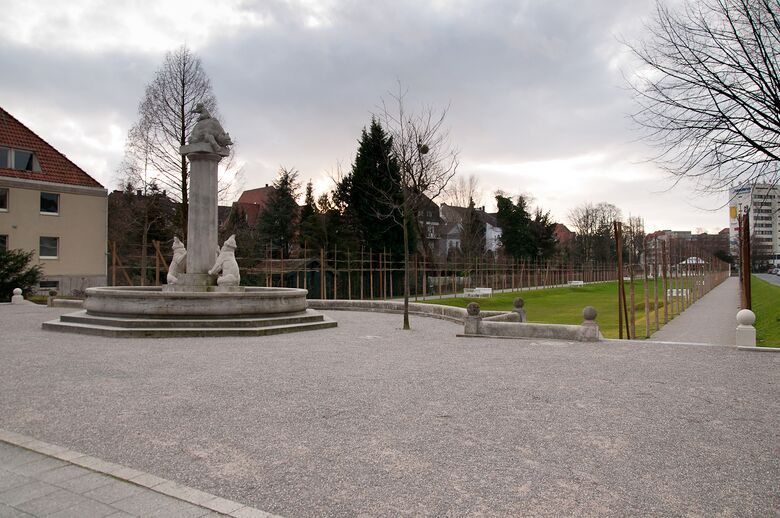 Blick auf den Ostring mit Bärenbrunnen im Januar 2012