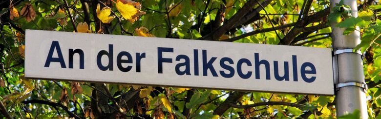 Straßenschild An der Falkschule