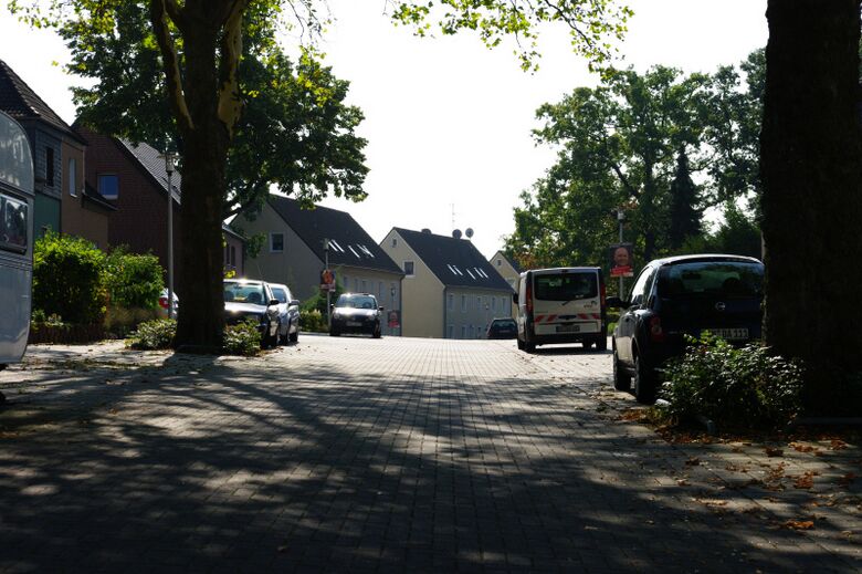 Schröderstraße von der Heinrich-Brüning-Straße aus