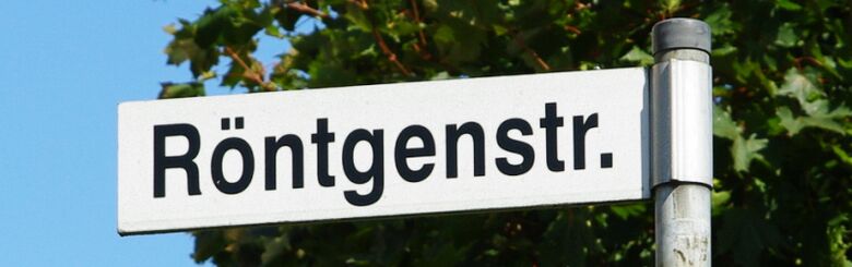 Straßenschild Röntgenstraße