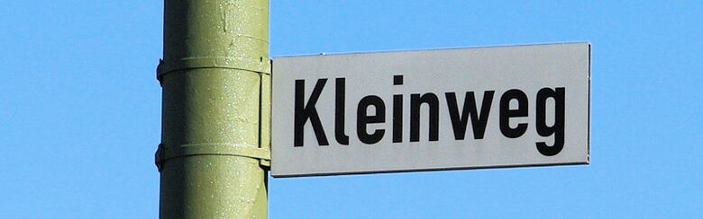 Straßenschild Kleinweg