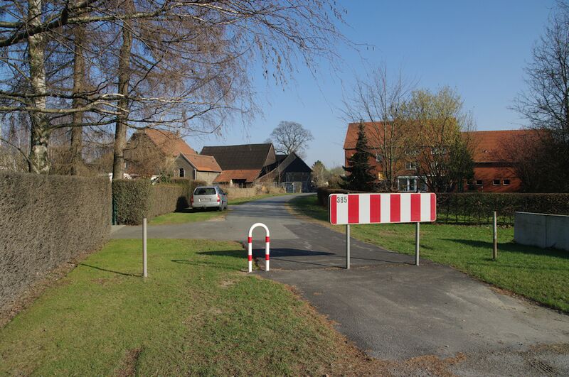 Datei:Strasse-RH27 01.jpg