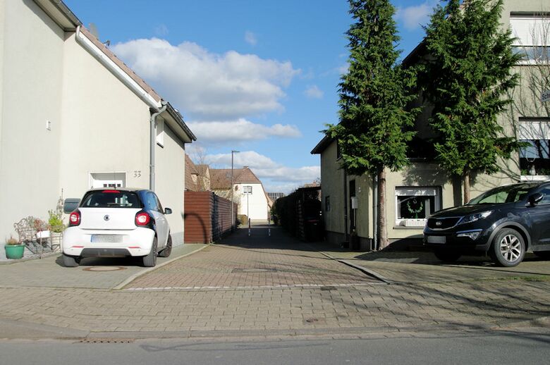 Schmale Gasse von der Braamer Straße aus