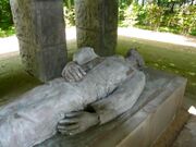 Ostenallee Soldatenehrenmal 05.jpg
