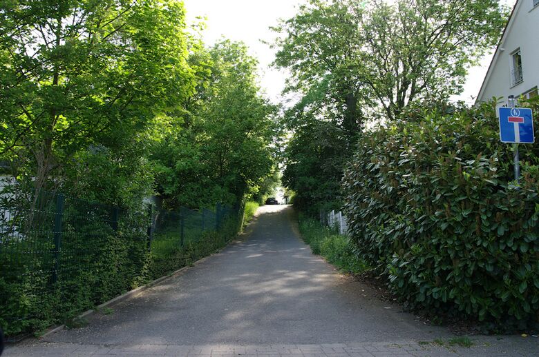 Weg-PE-a06 von der Martinstraße aus