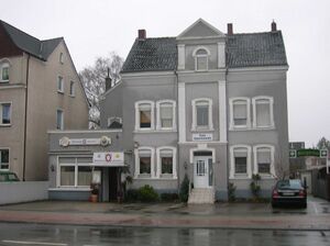 Haus_Medaillon_Ostenalle_2011.jpg