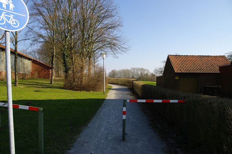 Weg-RH-c13 von der Fischerstraße aus
