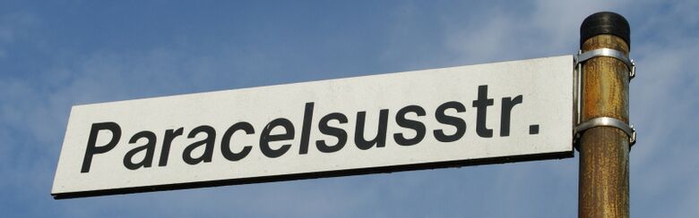 Straßenschild Paracelsusstraße