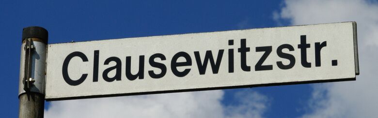 Straßenschild Clausewitzstraße