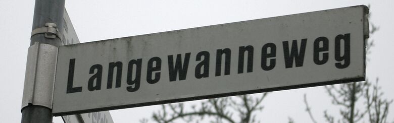 Straßenschild Langewanneweg