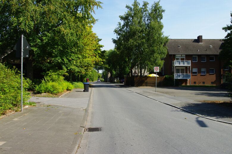 Im Ruenfeld von der Römerstraße aus