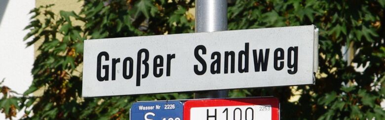 Straßenschild Großer Sandweg